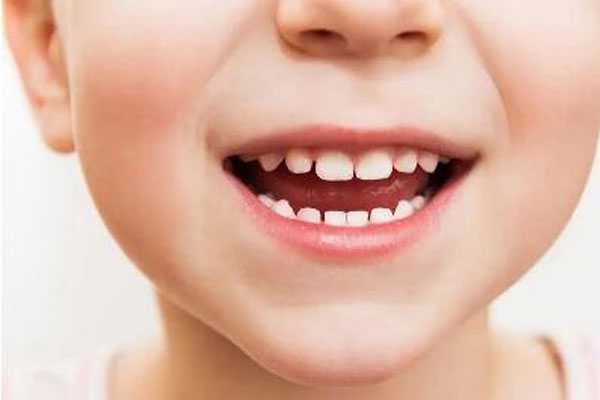 让孩子安全度过换牙期